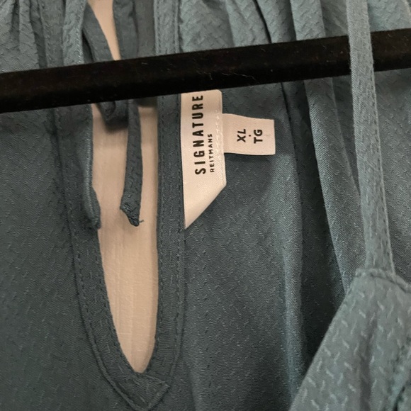 Blue/green high neck sleeveless top. - Picture 2 of 2